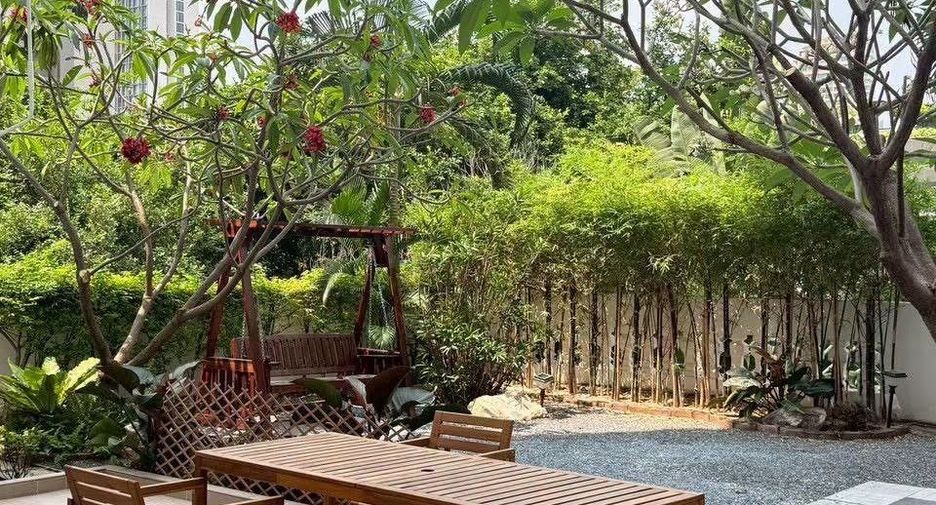 出租 4 卧室 公寓式住宅 在 Watthana, 曼谷
