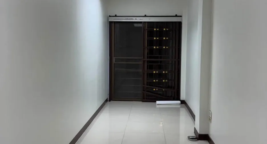 Reihenhaus zur Miete mit 4 Zimmer in Phra Khanong, Bangkok