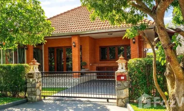 For rent 3 bedrooms house in Mueang Chiang Mai, Chiang Mai
