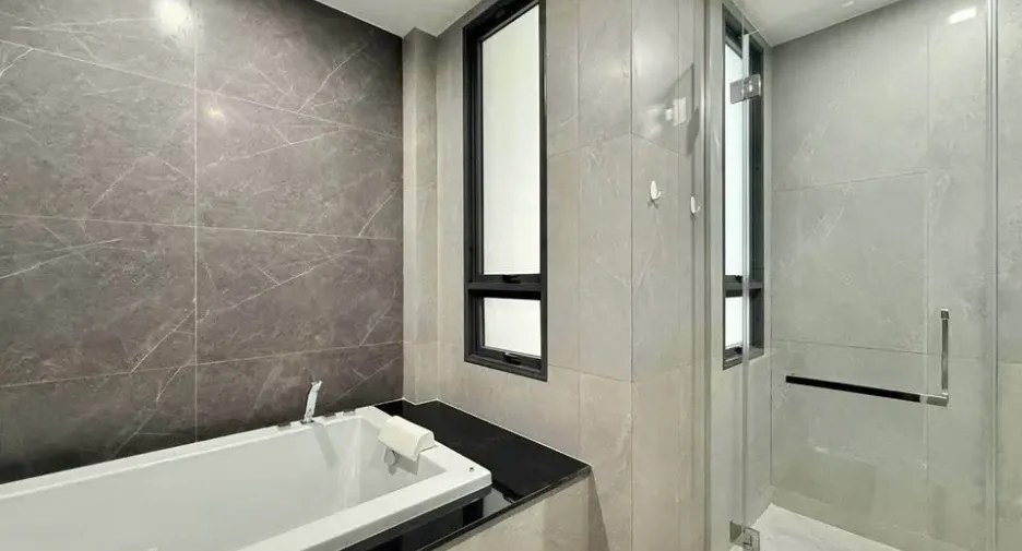 For sale and for rent 4 bedrooms villa in Suan Luang, Bangkok