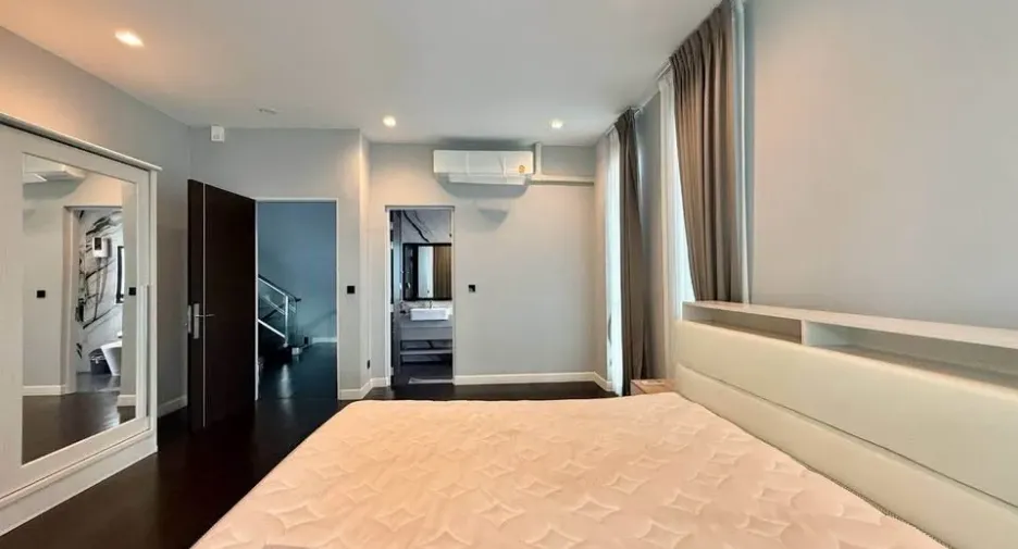 For sale and for rent 4 bedrooms villa in Suan Luang, Bangkok