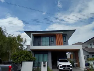 For sale and for rent 4 bedrooms house in Si Racha, Chonburi