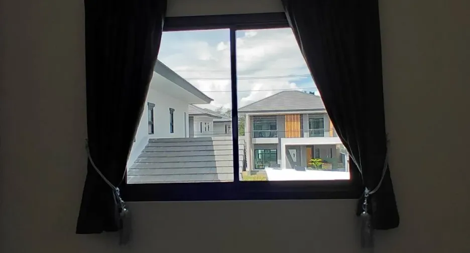 For sale and for rent 4 bedrooms house in Si Racha, Chonburi