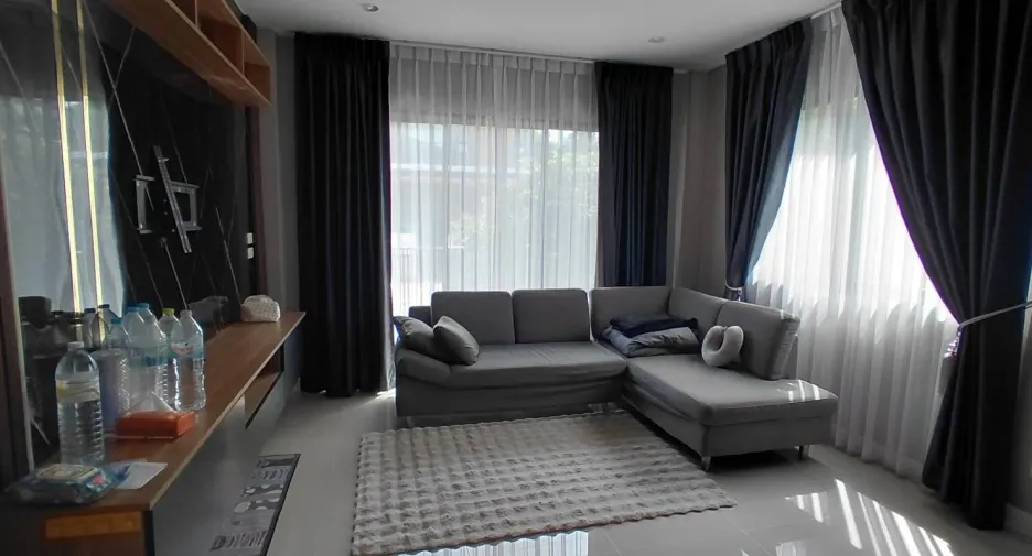 For sale and for rent 4 bedrooms house in Si Racha, Chonburi