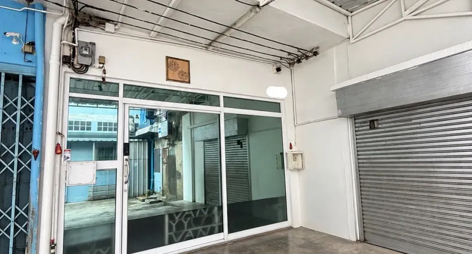 For sale 1 bed townhouse in Bang Kho Laem, Bangkok