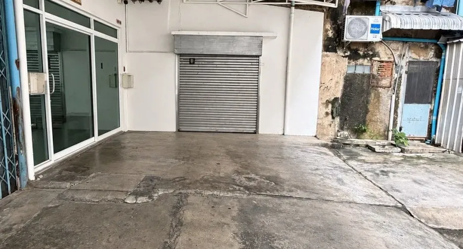 For sale 1 bed townhouse in Bang Kho Laem, Bangkok