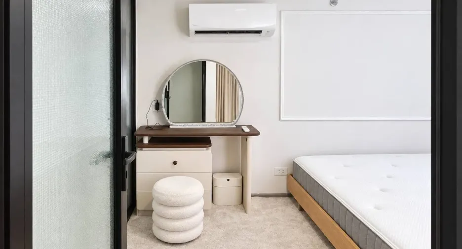 À louer 2 chambres condo à Huai Khwang, Bangkok