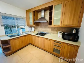 For rent 4 bedrooms townhouse in Watthana, Bangkok