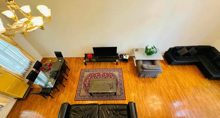 For rent 4 bedrooms townhouse in Watthana, Bangkok