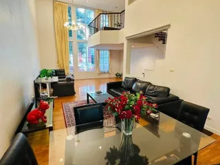 For rent 4 bedrooms townhouse in Watthana, Bangkok