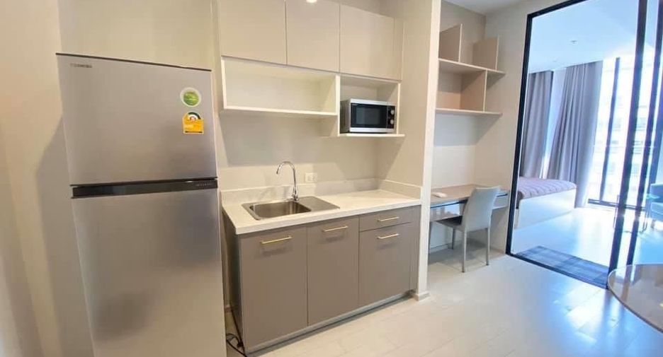 Wohnung zur Miete mit Studio in Pathum Wan, Bangkok