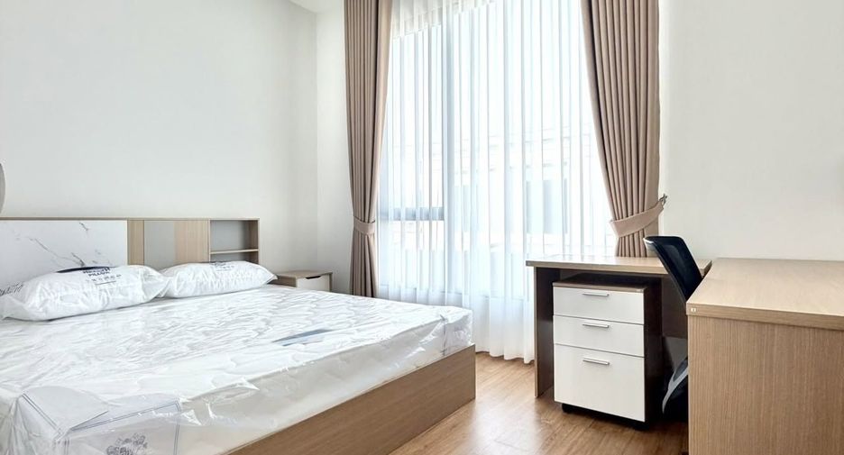 For rent 3 bedrooms townhouse in Bang Phli, Samut Prakan