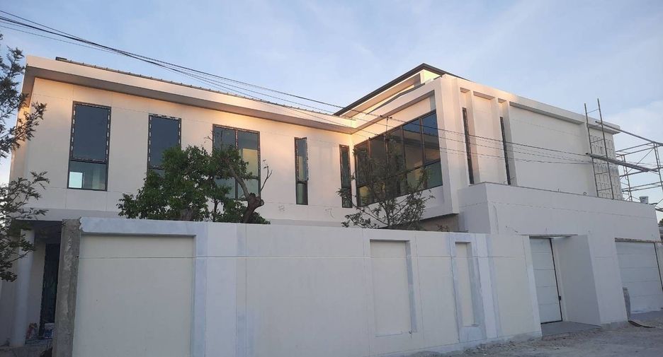 For sale 6 bedrooms villa in Bang Saray, Pattaya