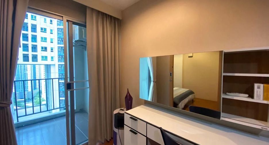 Condo en venta de 3 habitaciones en Huai Khwang, Bangkok
