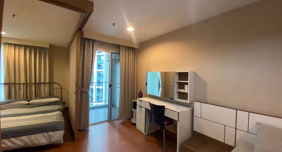 Condo en venta de 3 habitaciones en Huai Khwang, Bangkok