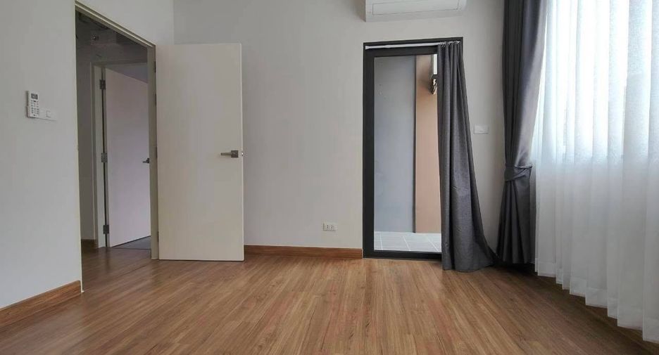 For rent 3 bedrooms townhouse in Prawet, Bangkok