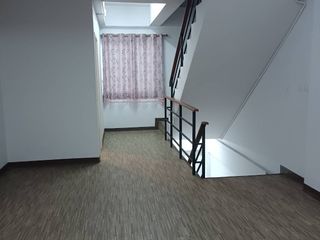 出租 1 卧室 联排别墅 在 Mueang Samut Prakan, Samut Prakan