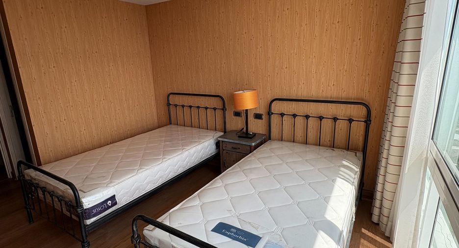 For rent 2 bedrooms condo in Phaya Thai, Bangkok