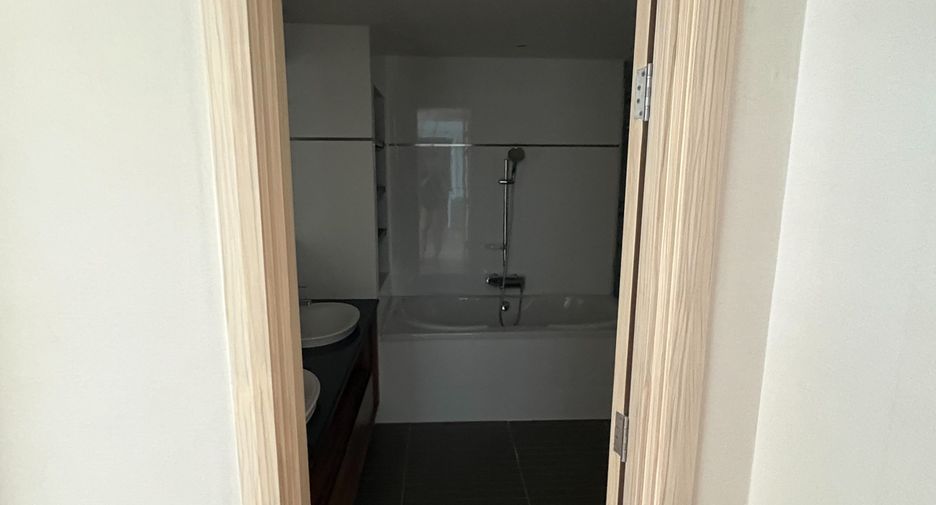 For rent 2 bedrooms condo in Phaya Thai, Bangkok
