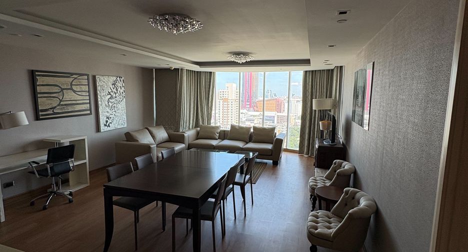 For rent 2 bedrooms condo in Phaya Thai, Bangkok