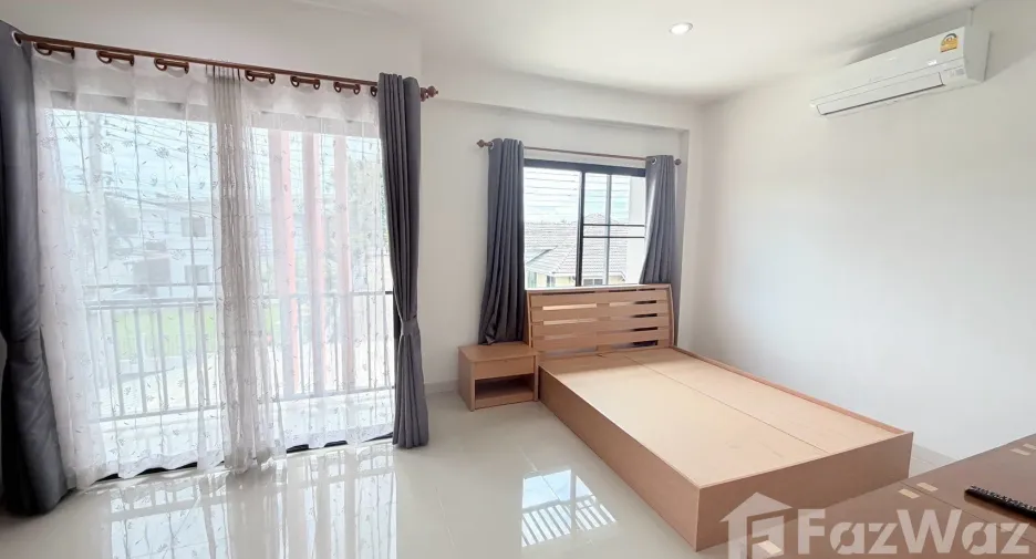 Casa en venta de 3 habitaciones en San Kamphaeng, Chiang Mai