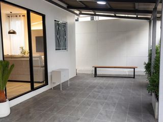 For rent 3 bedrooms house in Huai Khwang, Bangkok