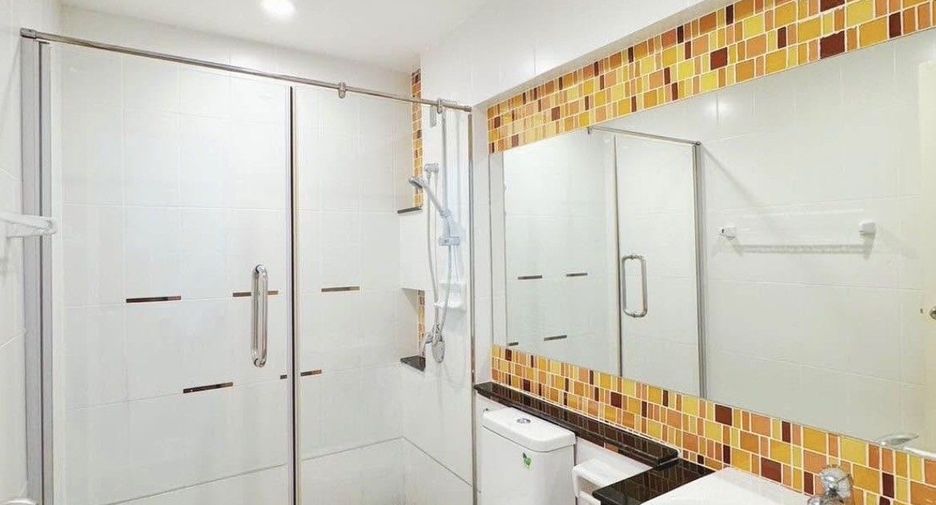 Reihenhaus zur Miete mit 3 Zimmer in Phra Khanong, Bangkok