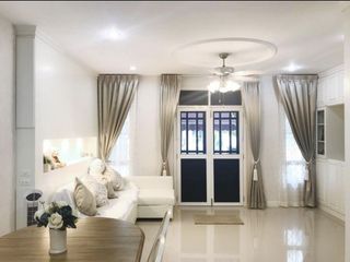 Reihenhaus zur Miete mit 3 Zimmer in Phra Khanong, Bangkok