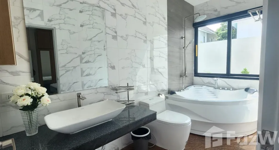 For sale 4 bedrooms villa in Mueang Phuket, Phuket