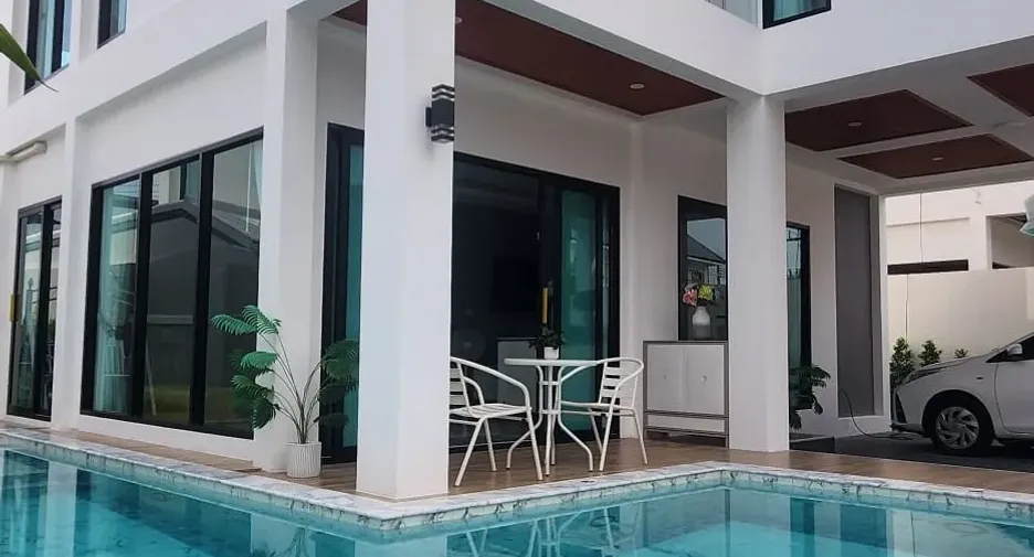 For sale 4 bedrooms villa in Mueang Phuket, Phuket