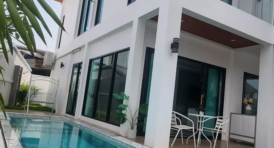 For sale 4 bedrooms villa in Mueang Phuket, Phuket