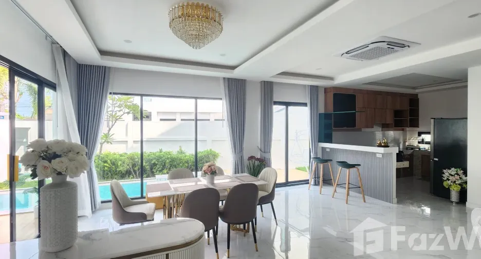For sale 4 bedrooms villa in Mueang Phuket, Phuket