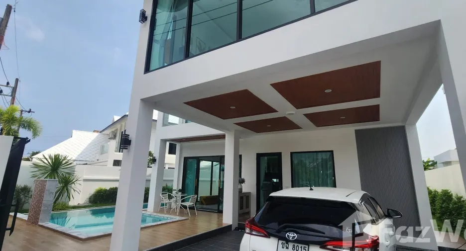 For sale 4 bedrooms villa in Mueang Phuket, Phuket