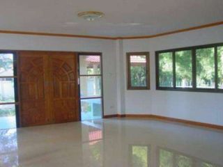 Casa en alquiler de 4 habitaciones en San Sai, Chiang Mai