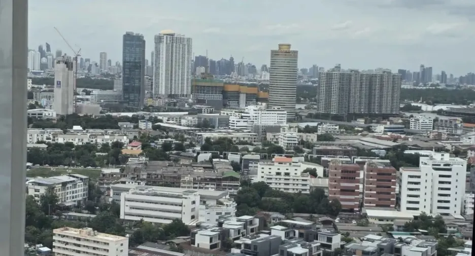 For rent 2 bedrooms condo in Yan Nawa, Bangkok