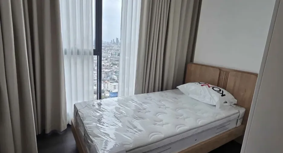 For rent 2 bedrooms condo in Yan Nawa, Bangkok