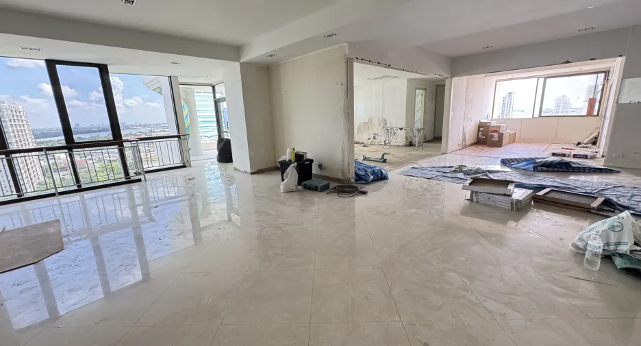 For rent 3 ベッドルーム condo in Yan Nawa, Bangkok