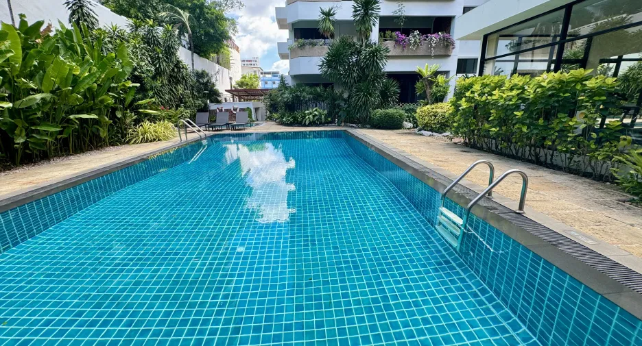 For rent 3 bedrooms apartment in Sathon, Bangkok