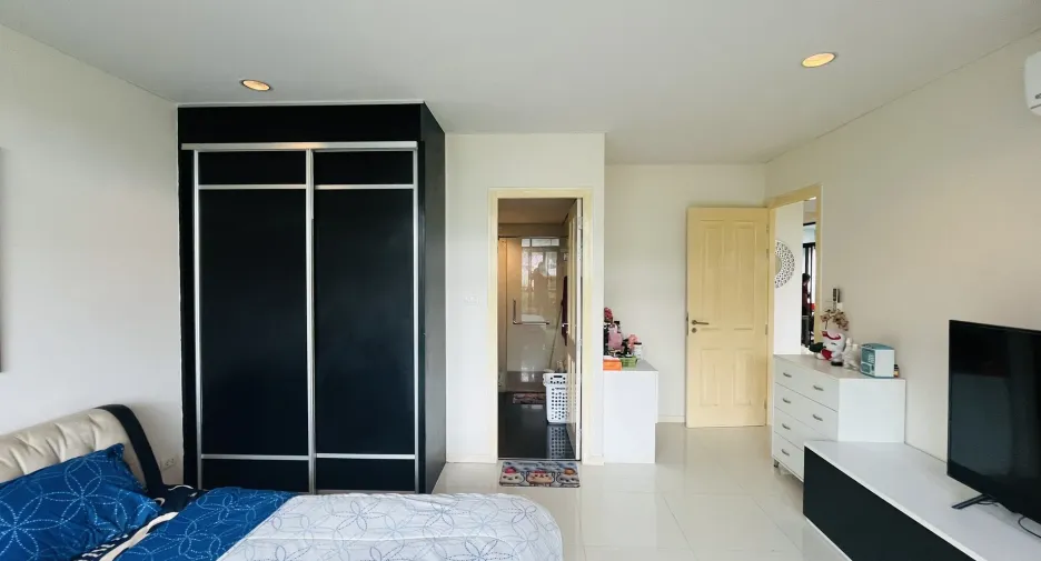 For sale and for rent 2 bedrooms condo in Kathu, Phuket