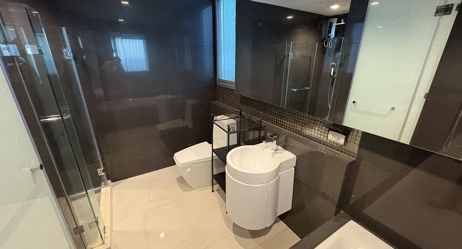 For sale and for rent 2 bedrooms condo in Phaya Thai, Bangkok