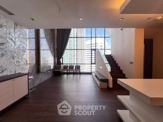 For sale 2 bedrooms condo in Huai Khwang, Bangkok