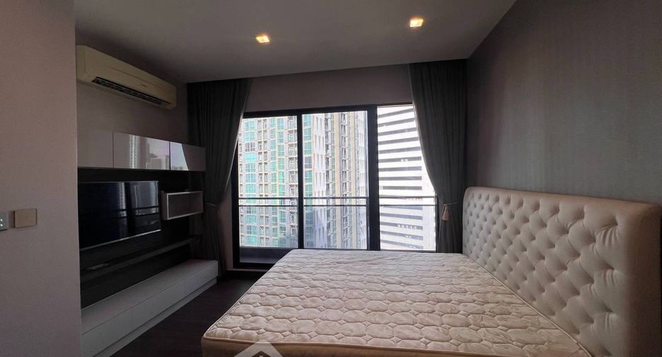For sale 2 bedrooms condo in Huai Khwang, Bangkok