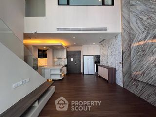 For sale 2 bedrooms condo in Huai Khwang, Bangkok
