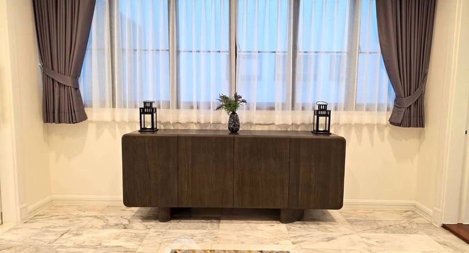 For rent 3 ベッドルーム condo in Watthana, Bangkok