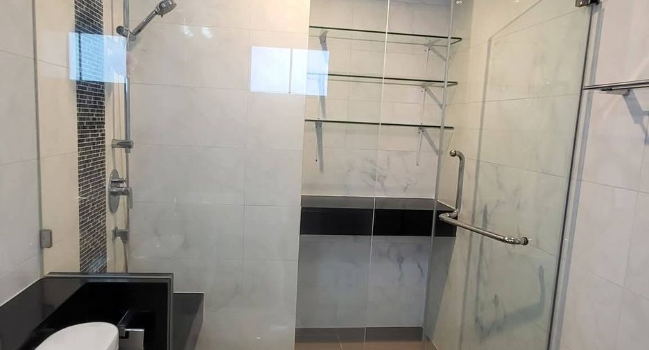 For rent 2 ベッドルーム condo in Yan Nawa, Bangkok