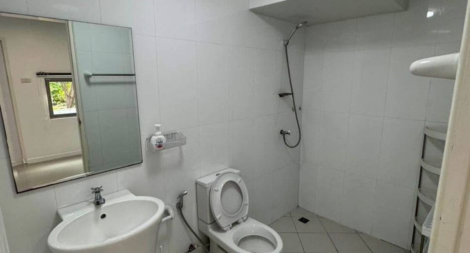 À louer 3 chambres appartement à Bang Lamung, Chonburi