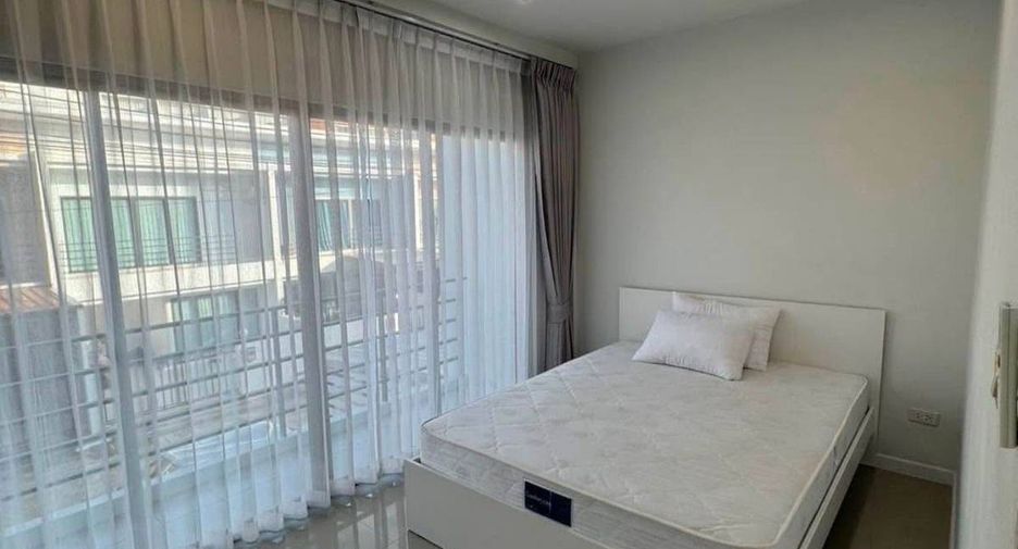 À louer 3 chambres appartement à Bang Lamung, Chonburi