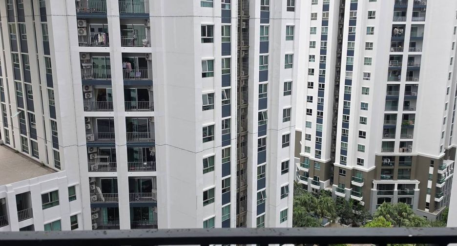 Condo en alquiler de 2 habitaciones en Huai Khwang, Bangkok