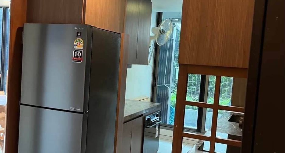 For rent 3 bedrooms condo in Watthana, Bangkok