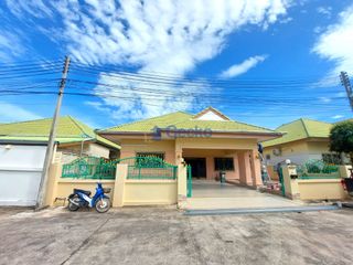 Haus zur Miete mit 3 Zimmer in Bang Lamung, Chonburi
